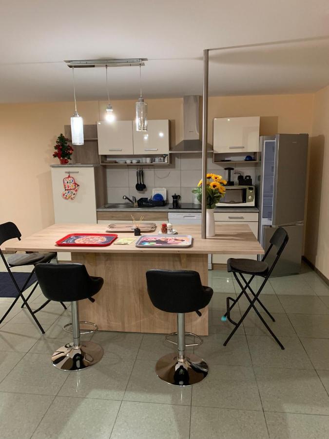 Deli Terasz B Apartman Free Parking, Self-Check-In Anytime Дьєр Екстер'єр фото