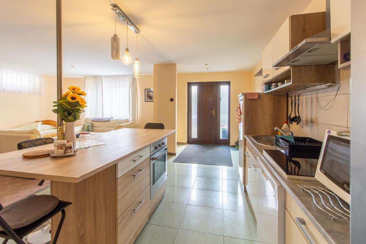 Deli Terasz B Apartman Free Parking, Self-Check-In Anytime Дьєр Екстер'єр фото